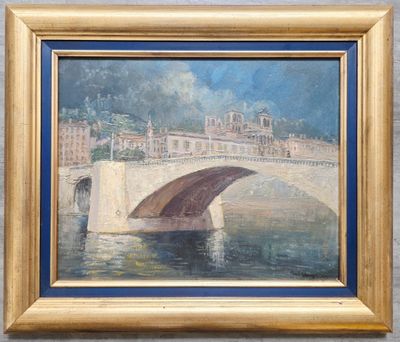tableau représentant un pont enjambant un plan d'eau, avec des bâtiments en arrière-plan