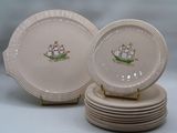 a lot of plates that are sitting on top of each other