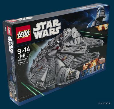 une boîte contenant des sets Lego Star Wars sur fond bleu