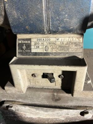 a close up of a machine that is sitting on a table