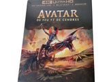 un livre sur lequel figure l'image d'un homme chevauchant un dragon