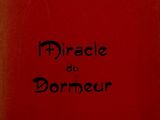 une couverture de livre rouge avec des lettres noires