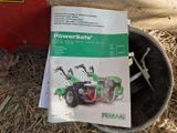 un livre sur Powersafe posé par terre