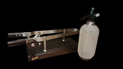 Lot cpt une "mâchoire" pour jambon Italien et un syphon à ea…