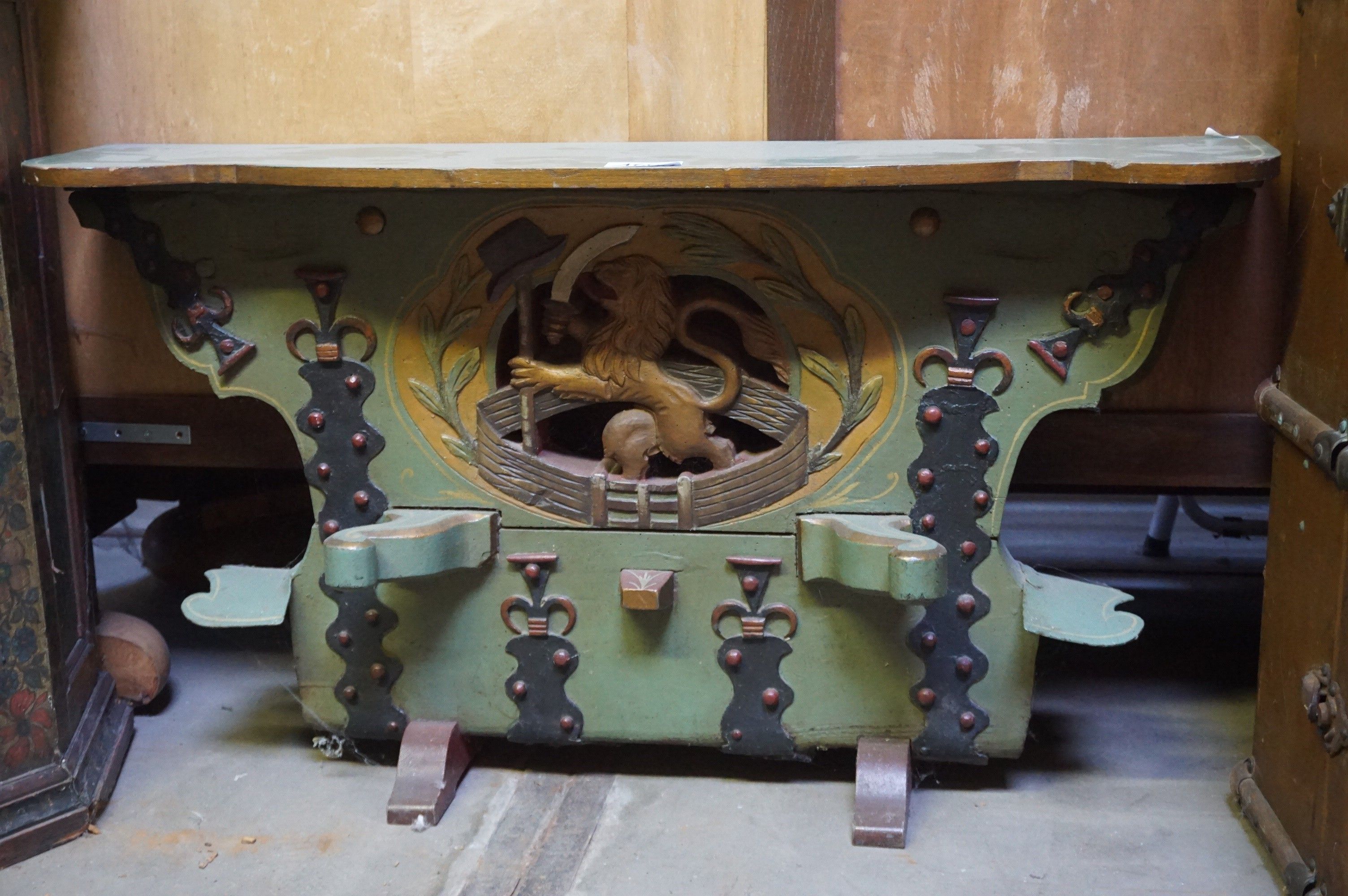 Tréteau hollandais - polychrome - sculpté d'un lion hollanda…