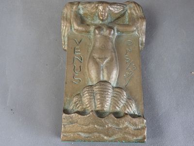 VENUS Epreuve en bronze datée 1935, dim 24x15,5 cm