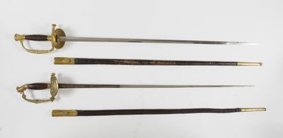 Deux épées : -d'officier modèle 1817.