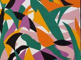 une image représentant un tableau composé de formes colorées sur fond noir