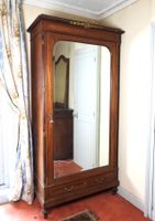 ARMOIRE de style Louis XVI en acajou et placage d'acajou ouv…