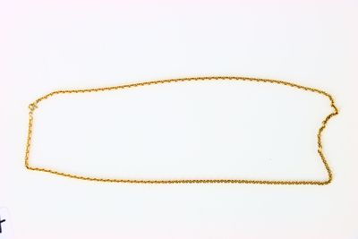 collier plaqué or dont la chaîne a été coupée en deux