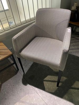 1 Chaise ART DECO. 80x80x70 cm, revêtenement en tissu pied d…