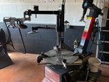 a machine that is sitting on the floor in a room