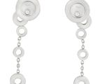 paire de boucles d'oreilles en argent composées de maillons circulaires et d'une chaîne
