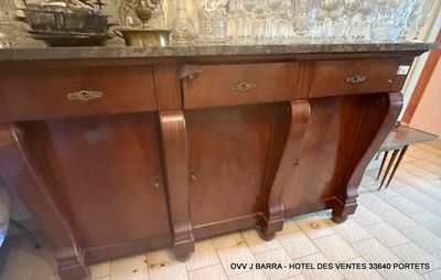 Enfilade style Empire dessus marbre gris ouvrant à 3 portes …