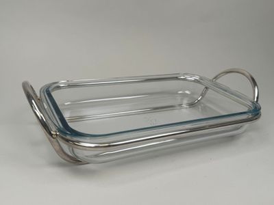 rectangular glass baking dish with metal handles