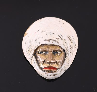 Broche en bronze dit "de Vienne" à décor polychrome d'un hom…