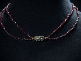 gros plan d'un collier sur un mannequin mannequin mannequin mannequin mannequin mannequin mannequin mannequin mannequin