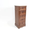 une image d'une commode en bois sur fond blanc