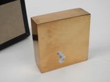 a picture of a box that has a picture on it