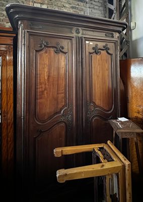 Armoire Bordelaise en Bois Ancien - Mobilier de Caractère