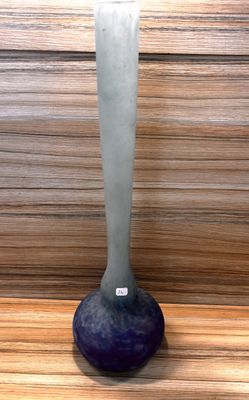 Grand Vase bleu en pâte de verre non signé bleu Ht 53cm