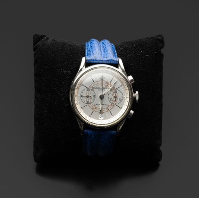 une photo d'une montre-bracelet avec un bracelet bleu