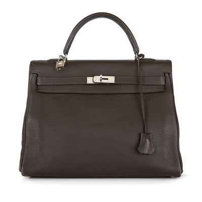 HERMÈS, Sac "Kelly" retourné 35 cm en veau togo chocolat Cir…