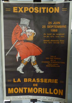 une vieille affiche représentant un homme en haut-de-forme et en manteau, tenant une canne