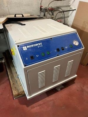 an image of a machine that is sitting on a pallet