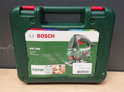 Scie sauteuse filaire Bosch PST 600 avec mallette de transport