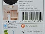 a picture of a package of light bulbs in the box