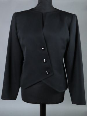 une veste noire sur un mannequin mannequin mannequin mannequin mannequin mannequin mannequin mannequin mannequin mannequin