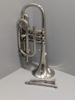 Cornet à trois pistons, en métal nickelé ; estampillé Couesn… - Photo 1