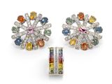 une paire de boucles d'oreilles en saphirs multicolores et diamants