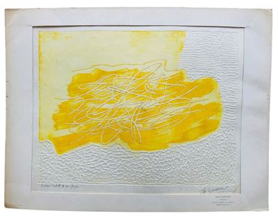 une image représentant une peinture jaune et blanche sur une feuille de papier