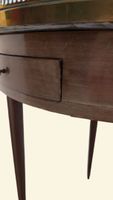 Table bouillotte en acajou et placage d'acajou. (photo 4)