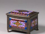 an image of a decorative box on a stand