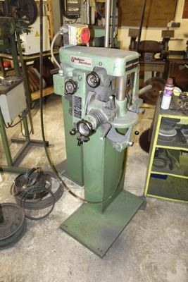 a machine that is sitting in a garage