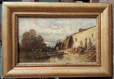 une peinture à l'huile représentant une scène de village avec une rivière au premier plan et un bateau au premier plan