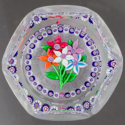 Saint-Louis. Presse-papiers signé et daté SL 1977, orné d'un… - Photo 1