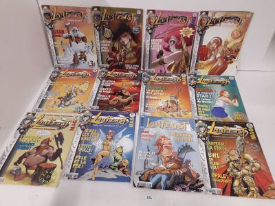 beaucoup de bandes dessinées sur la table
