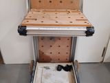 une photo d'un chariot à outils sur lequel sont posés des outils