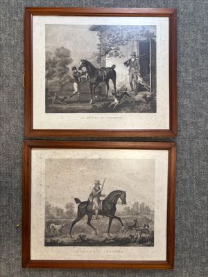 deux reproductions encadrées représentant des chevaux et des cavaliers dans un décor boisé