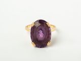 Bague en or jaune sertie d'une améthyste