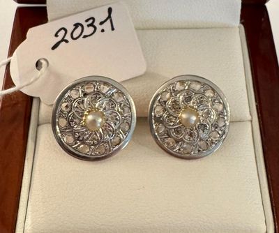 Paire de Boutons d'oreilles 2 ors, sertis de 2 perles fines,…