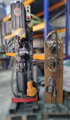 a machine that is sitting on a pallet in a warehouse
