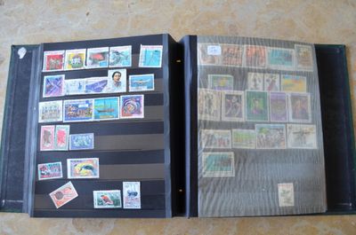 Un album de timbres des anciennes Colonies Françaises et aut…