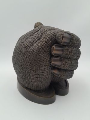 Huang GANG (1961). Good. Sculpture en bronze à patine grise …