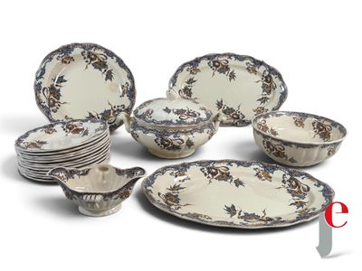 a group of plates and bowls that are sitting on a table