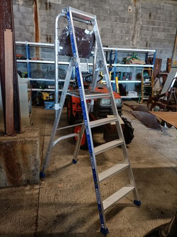 Escabeau à plateforme aluminium TUBESCA 4 marches et plateforme, 